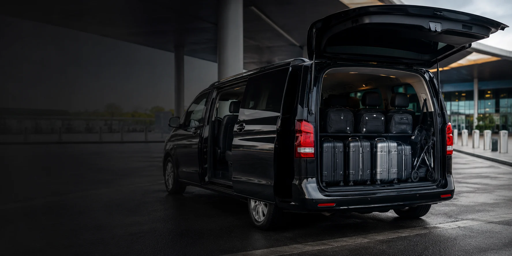 People carrier vehicle with group luggage